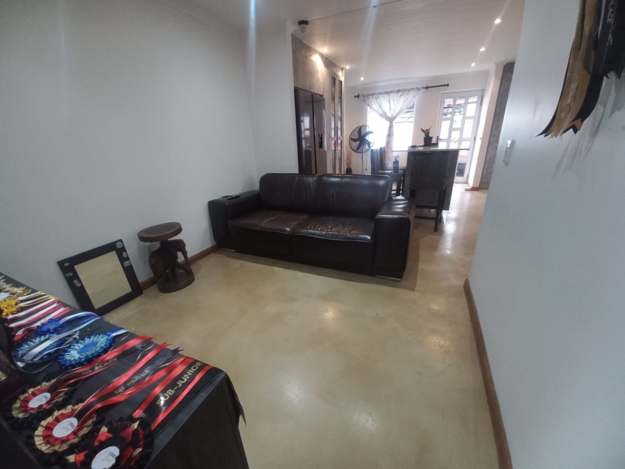 3 Bedroom Property for Sale in Woodlands Western Cape